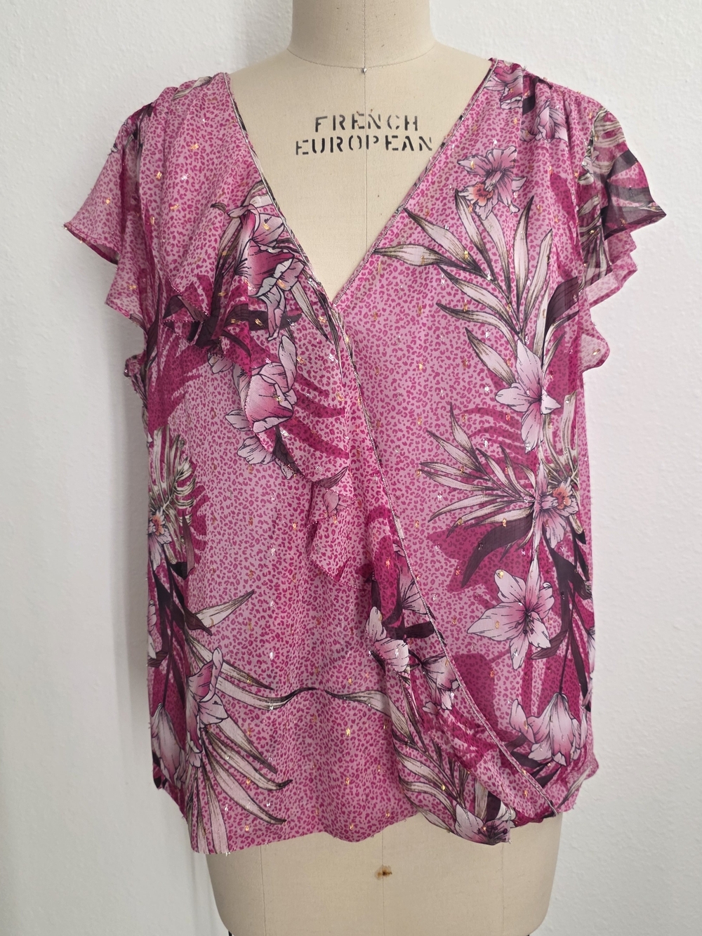 White House Black Market Flowy Pink Floral Ruffle Sleeve Blouse  Size 16